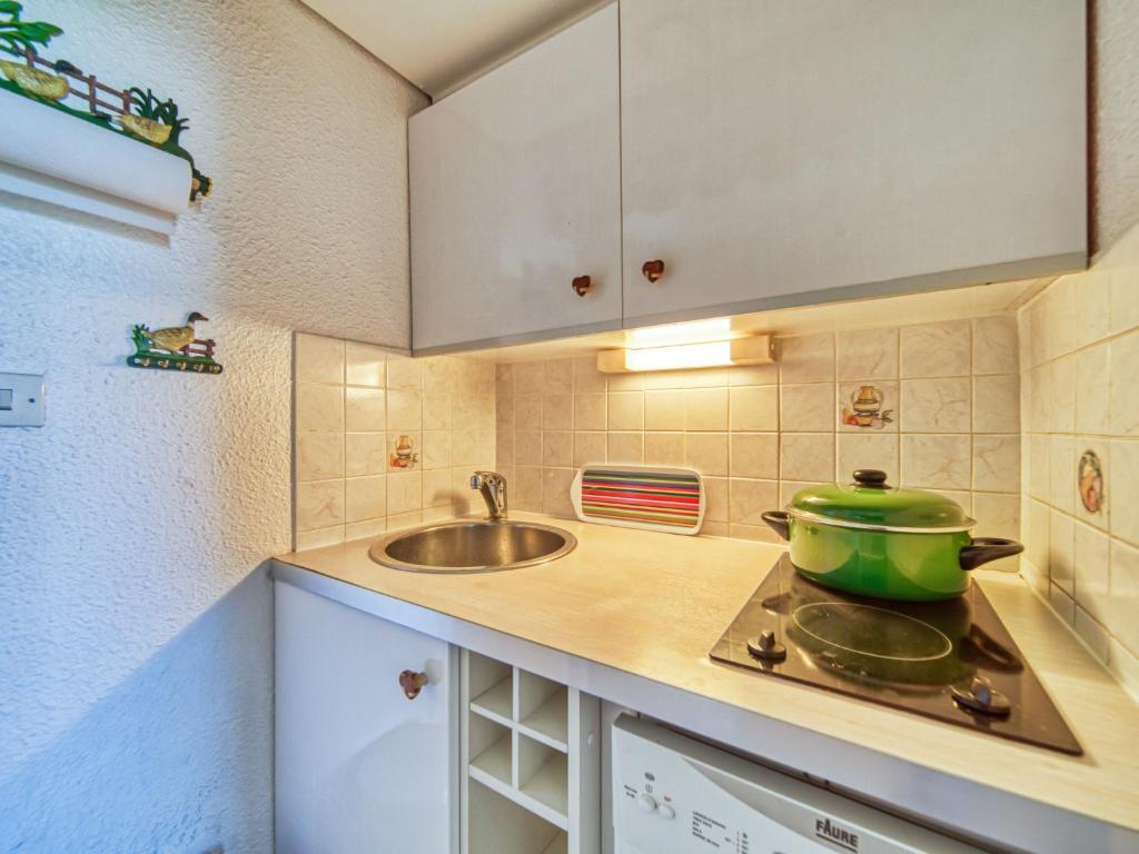 Studio Lunik Orion 49 by Interhome appartement pied des pistes 3