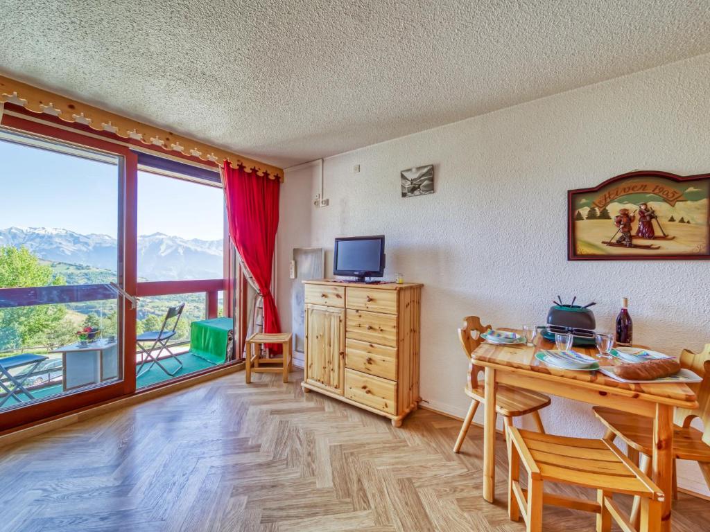 Studio Lunik Orion 49 by Interhome appartement pied des pistes 6