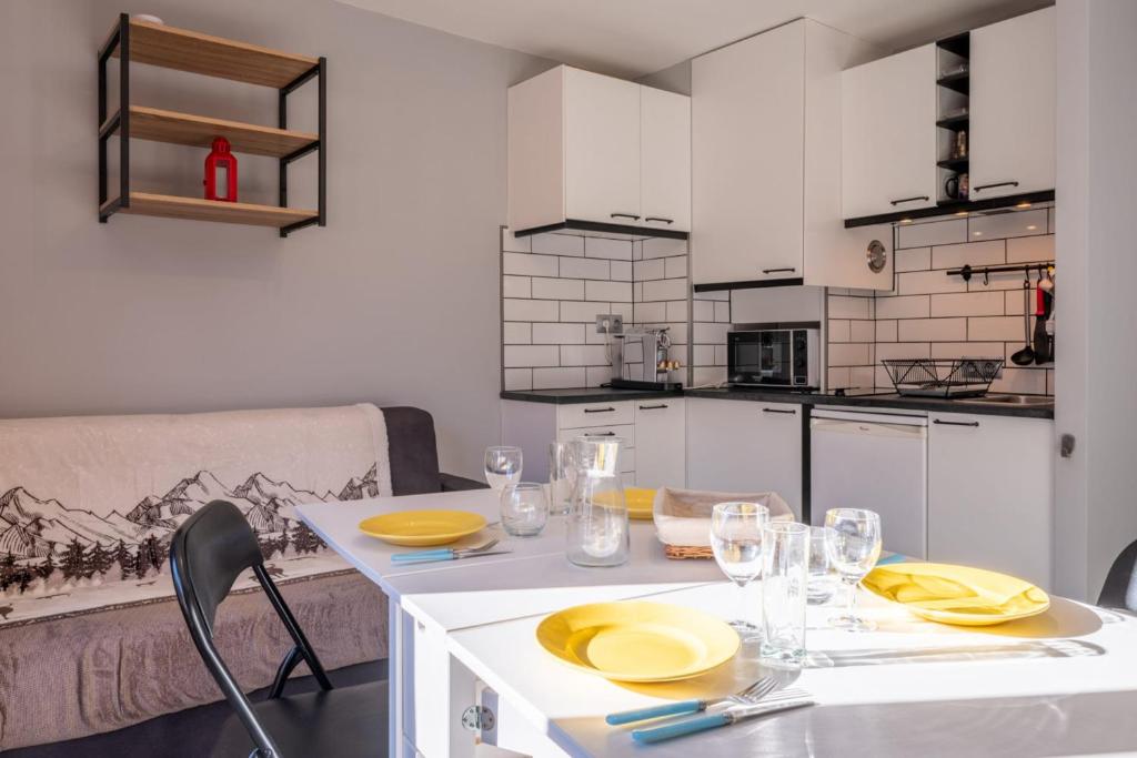 Studio Near Lac Des Chavants Superb View hotel pied des pistes 6