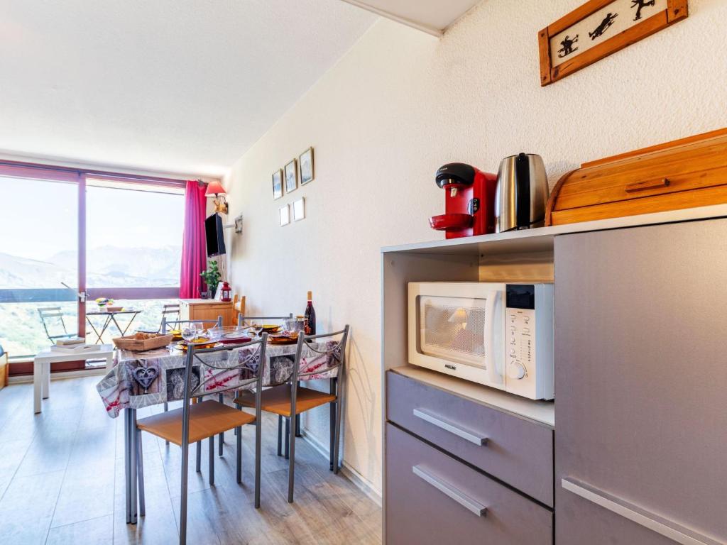 Studio Pegase Phenix 59 by Interhome appartement pied des pistes 10