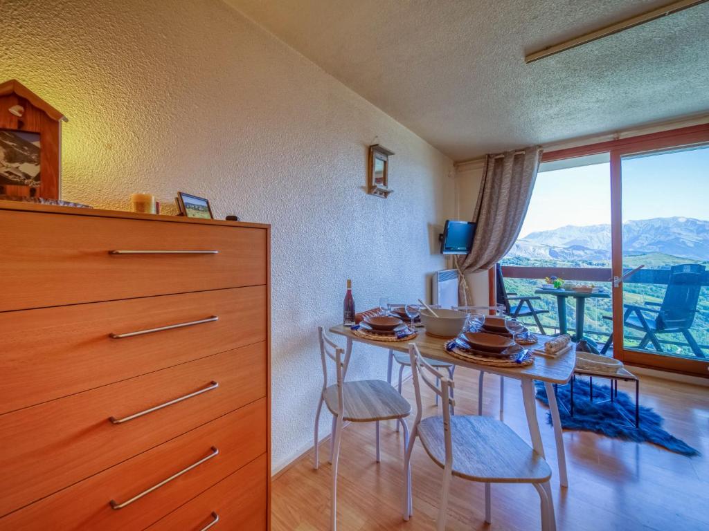 Studio Pegase Phenix 73 by Interhome appartement pied des pistes 7