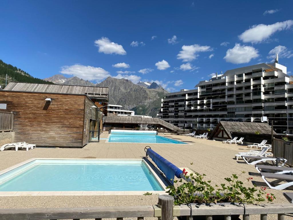 Studio Puy Saint Vincent 1600 aux pieds des pistes appartement pied des pistes 4