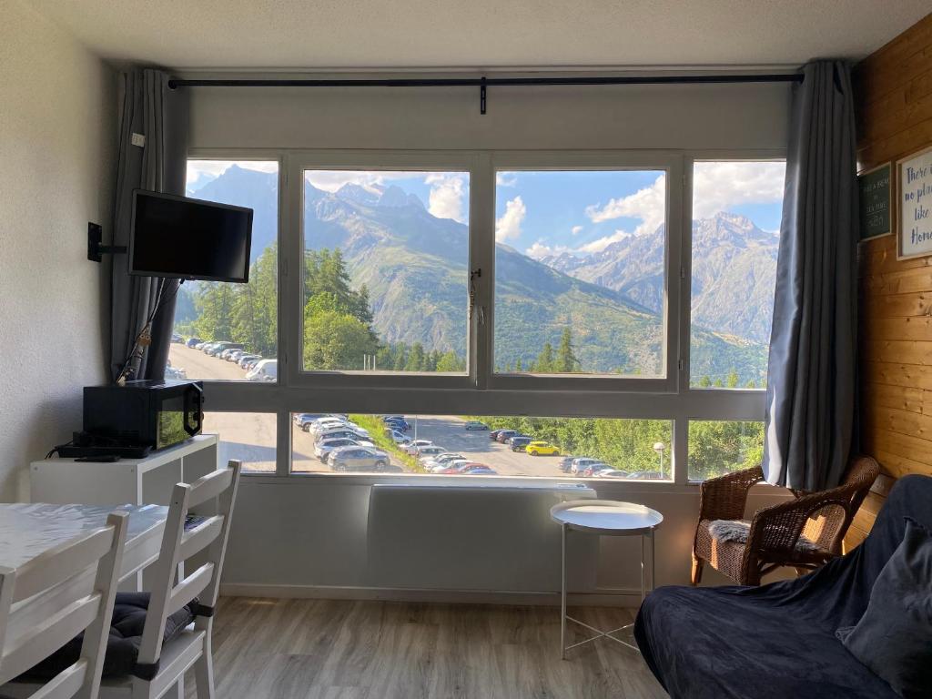 Studio Puy Saint Vincent 1600 aux pieds des pistes appartement pied des pistes 9