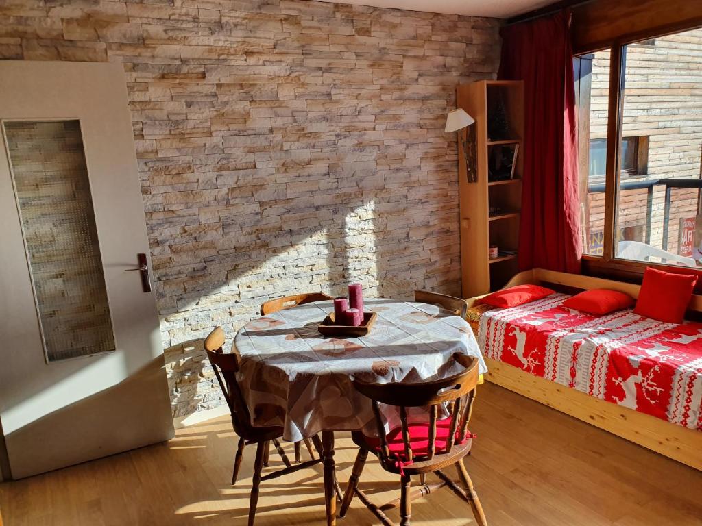 Studio Queyrelet 1 pied des pistes avec balcon vue 2 4 personnes appartement pied des pistes 1