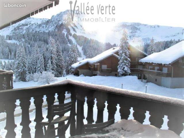Studio au pied des pistes avec vue sur la montagne appartement pied des pistes 12