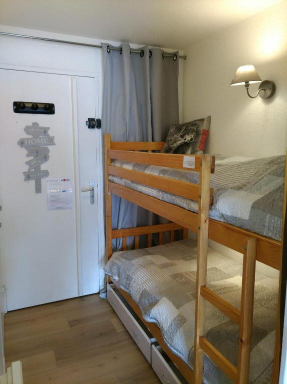 Studio avec jardin et garage proche Super venosc appartement pied des pistes 8