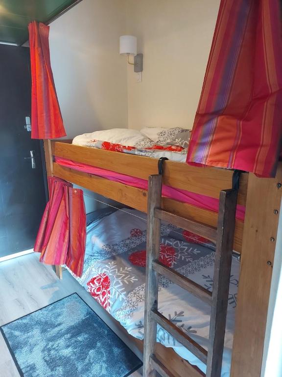 Studio cabine Piau Engaly au pied des pistes appartement pied des pistes 1