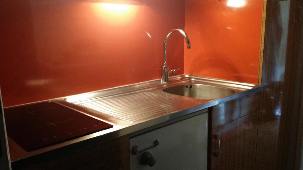 Studio cabine au pied des pistes a Super Besse appartement pied des pistes 7