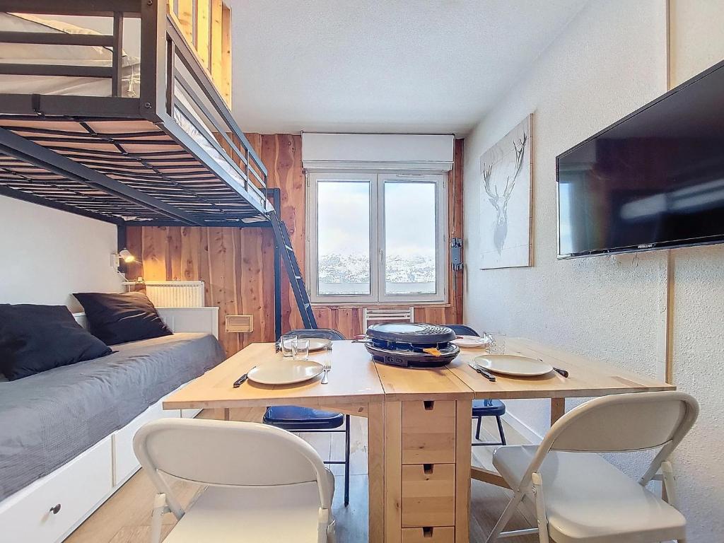 Studio chaleureux renove au pied des pistes appartement pied des pistes 5