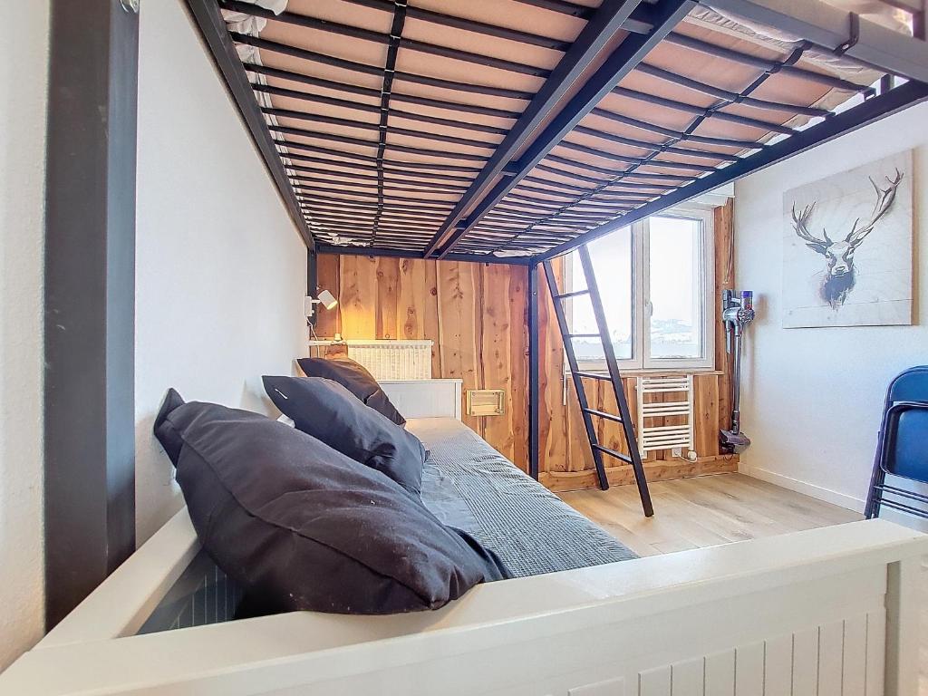 Studio chaleureux renove au pied des pistes appartement pied des pistes 7