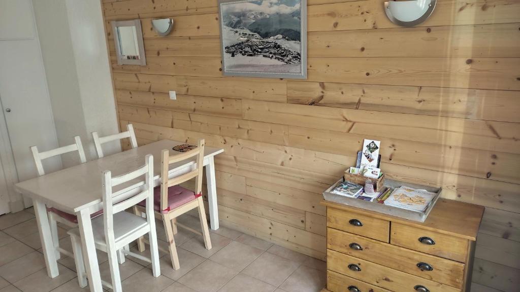 Studio des Jeux Alpe dHuez Hyper Centre 4 5 personnes Wifi appartement pied des pistes 6