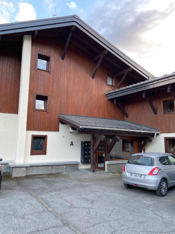 Studio face aux pistes appartement pied des pistes 16