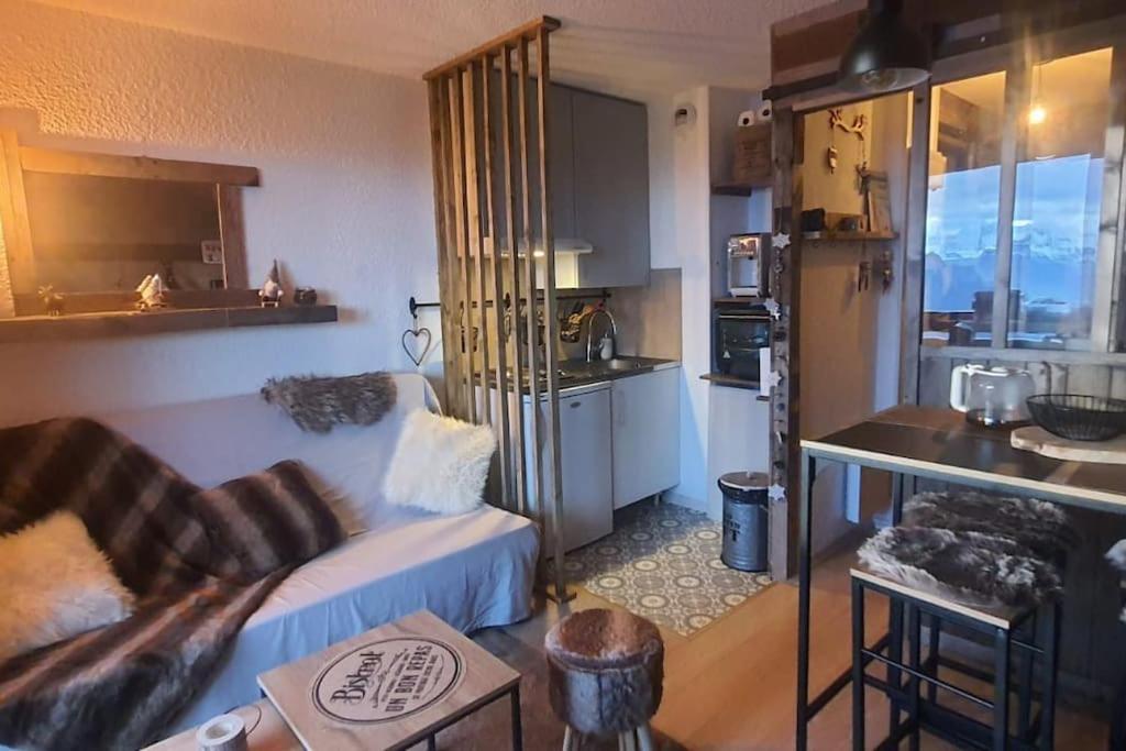 Studio montagnard vue splendide ALPE D HUEZ LES PASSEAUX appartement pied des pistes 1