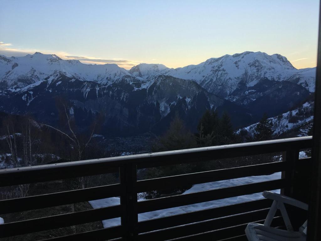 Studio montagnard vue splendide ALPE D HUEZ LES PASSEAUX appartement pied des pistes 3