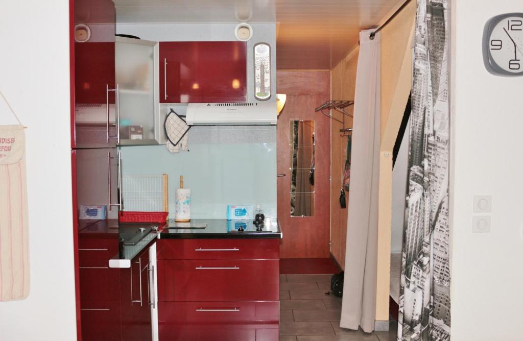 Studio pied de pistes avec place de parking prive exterieure LA MONGIE TOURMALET appartement pied des pistes 18