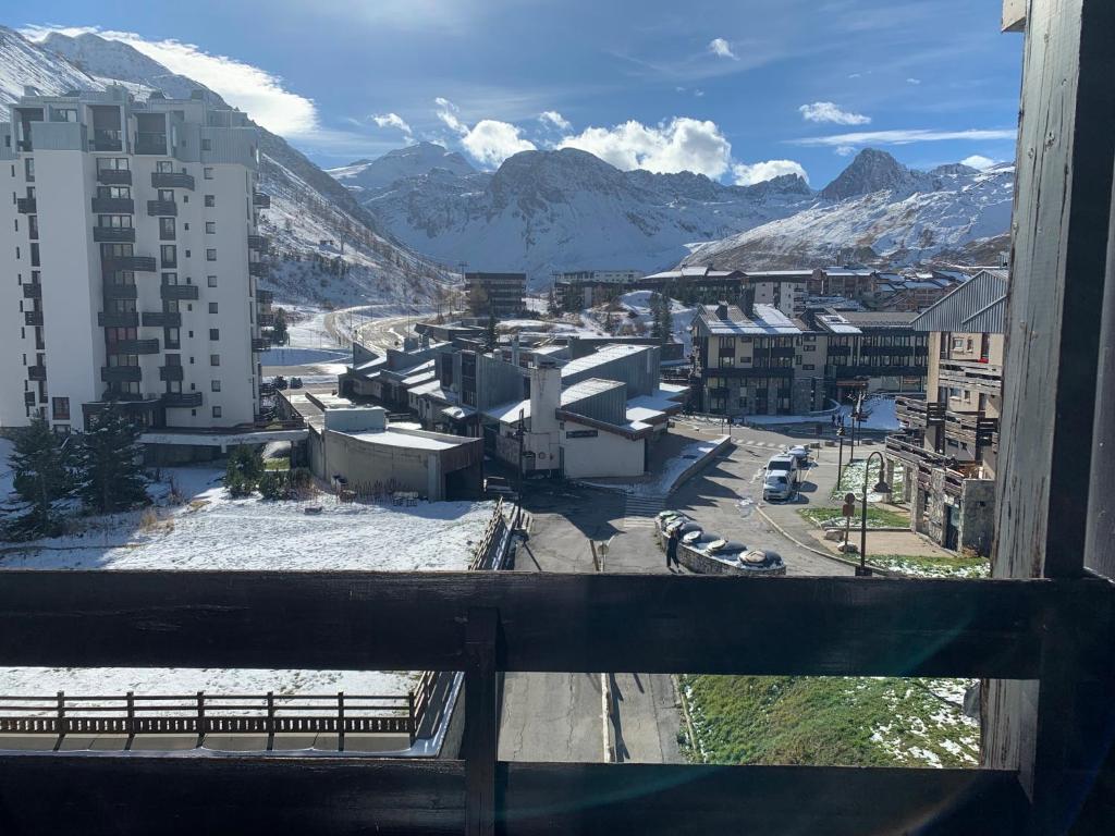 Studio renove 2 adultes 2 enfants Tignes Lavachet Vue Montagne plein sud appartement pied des pistes 10