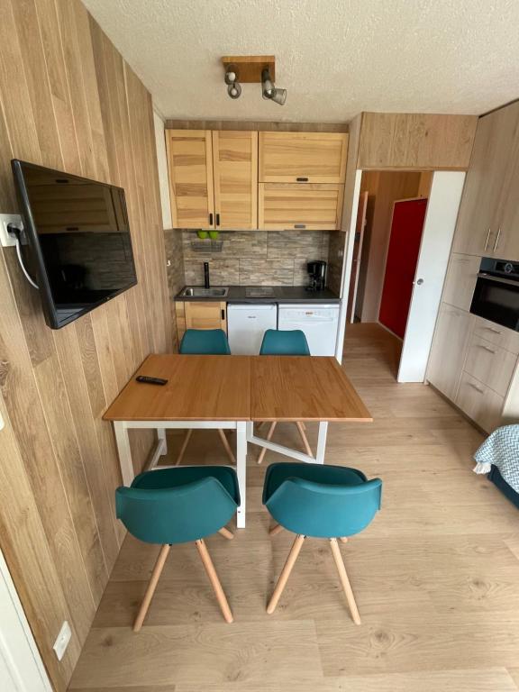 Studio renove 2 adultes 2 enfants Tignes Lavachet Vue Montagne plein sud appartement pied des pistes 9