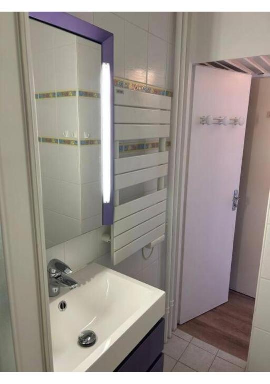 Studio renove avec acces direct aux pistes et la Croisette au coeur des Menuires appartement pied des pistes 18