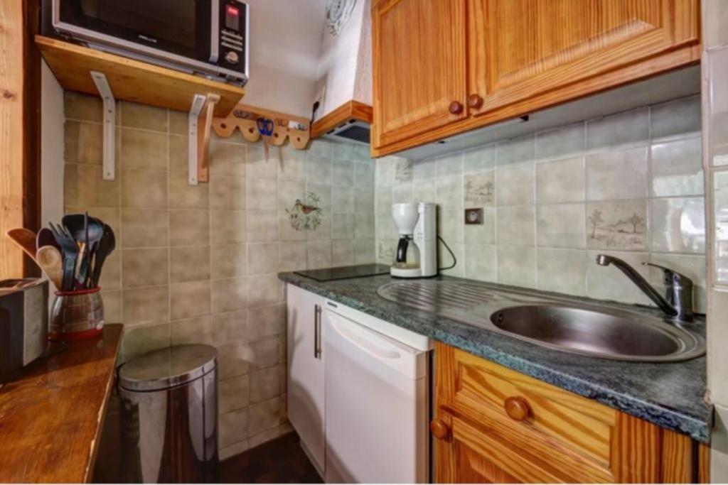 Studio with balcony in the center of the village appartement pied des pistes 2