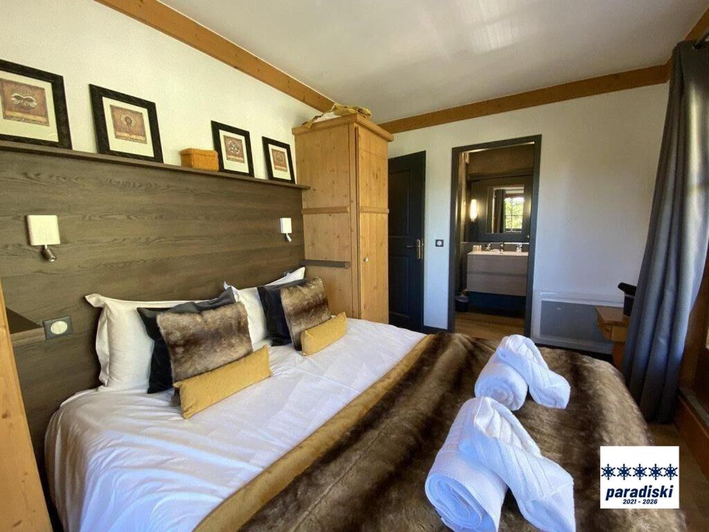 Stylish ski in ski out 3 bed apartment Arc 1950 appartement pied des pistes 17