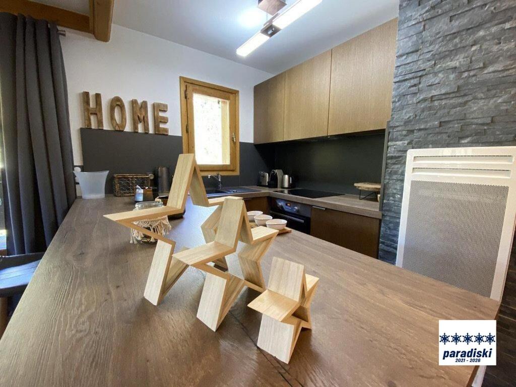 Stylish ski in ski out 3 bed apartment Arc 1950 appartement pied des pistes 18