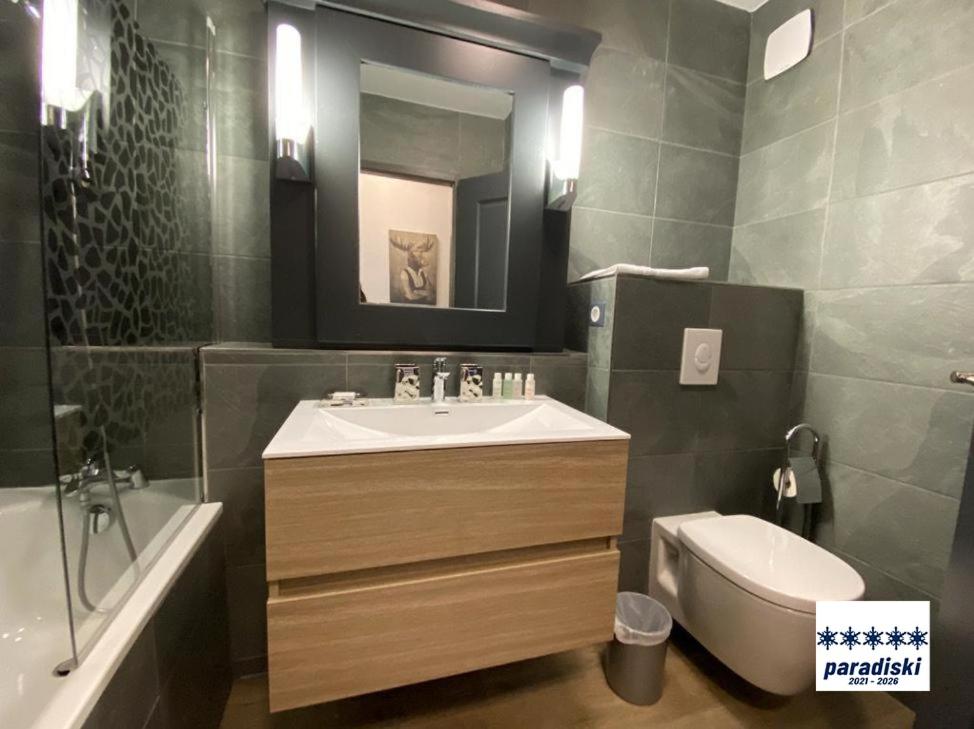 Stylish ski in ski out 3 bed apartment Arc 1950 appartement pied des pistes 19