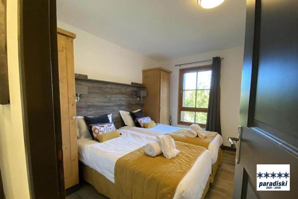 Stylish ski in ski out 3 bed apartment Arc 1950 appartement pied des pistes 5