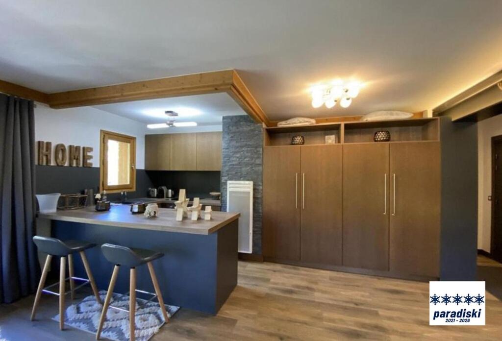 Stylish ski in ski out 3 bed apartment Arc 1950 appartement pied des pistes 9