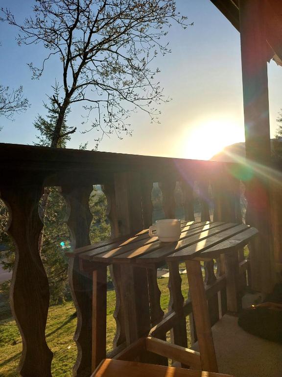 Super Besse 56 pers. Vue sur les monts du cantal appartement pied des pistes 16