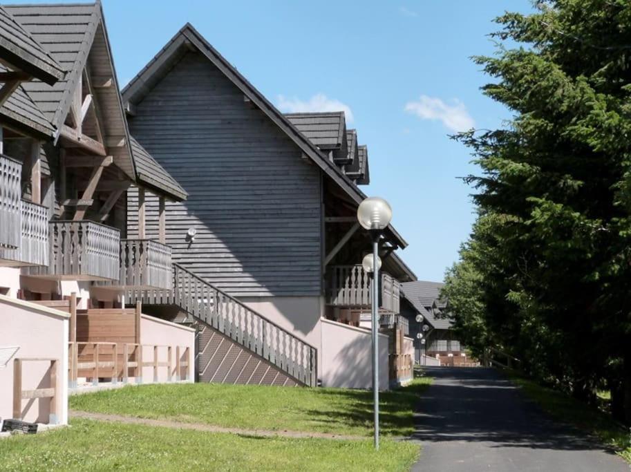 Super Besse 56 pers. Vue sur les monts du cantal appartement pied des pistes 17