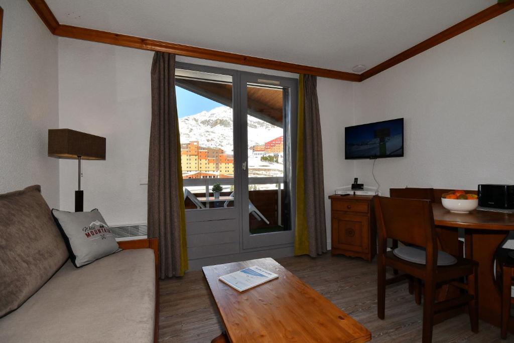Superb viewSwim PoolSmart TVNetflixProjector appartement pied des pistes 4