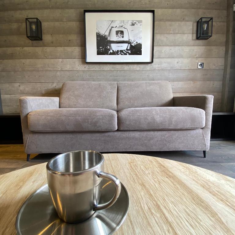 Superbe Appartement au Plateau Rond Point des Pistes Classe 3 Etoiles et Label Meribel appartement pied des pistes 11