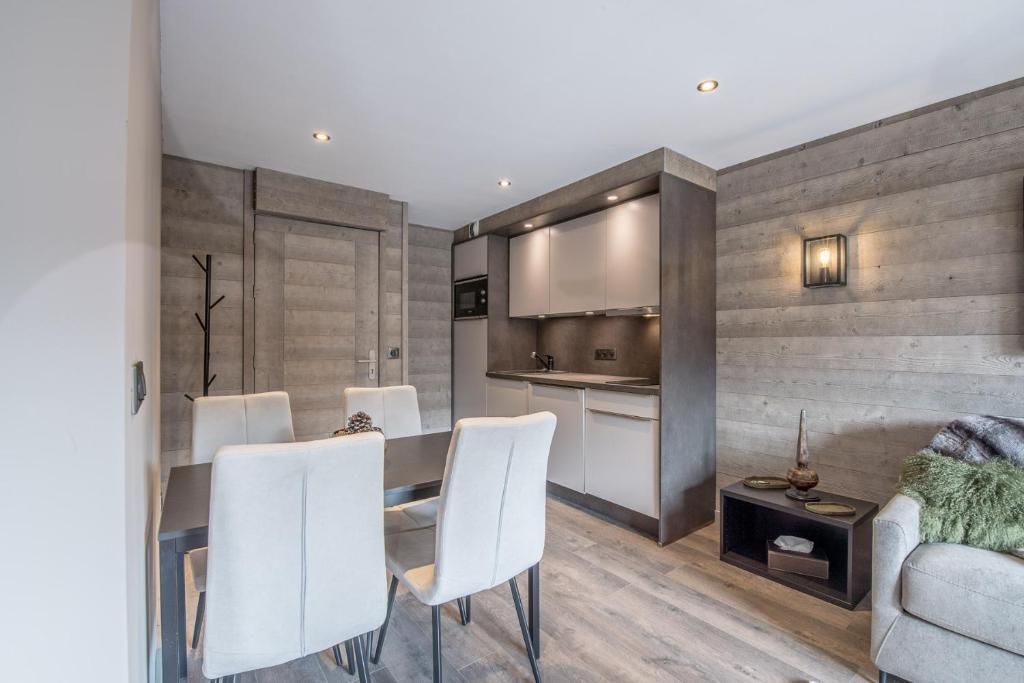 Superbe Appartement au Plateau Rond Point des Pistes Classe 3 Etoiles et Label Meribel appartement pied des pistes 2