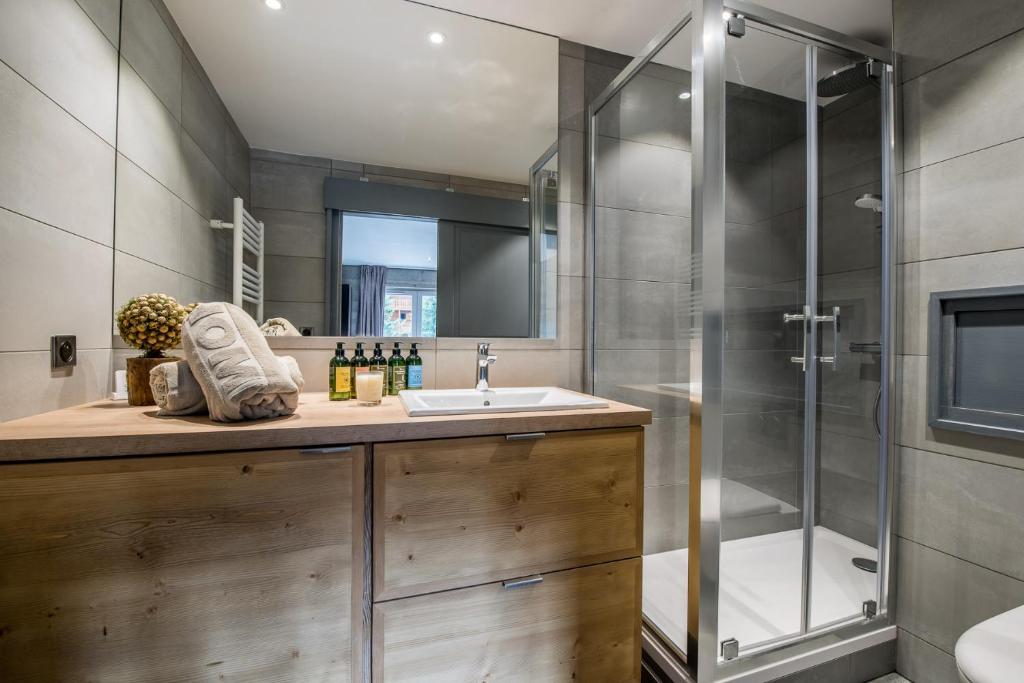 Superbe Appartement au Plateau Rond Point des Pistes Classe 3 Etoiles et Label Meribel appartement pied des pistes 7