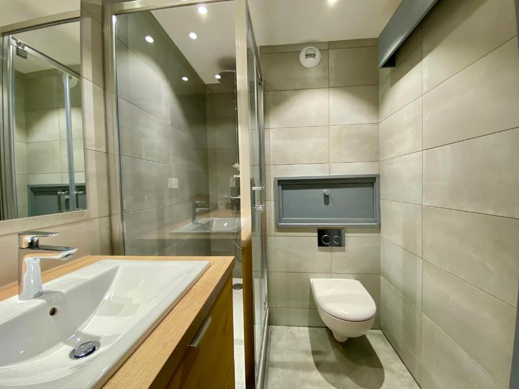 Superbe Appartement au Plateau Rond Point des Pistes Classe 3 Etoiles et Label Meribel appartement pied des pistes 8