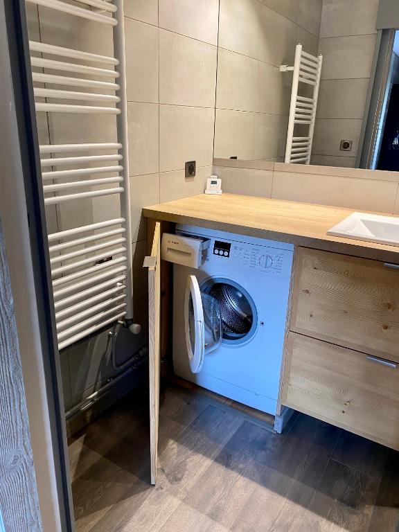 Superbe Appartement au Plateau Rond Point des Pistes Classe 3 Etoiles et Label Meribel appartement pied des pistes 9
