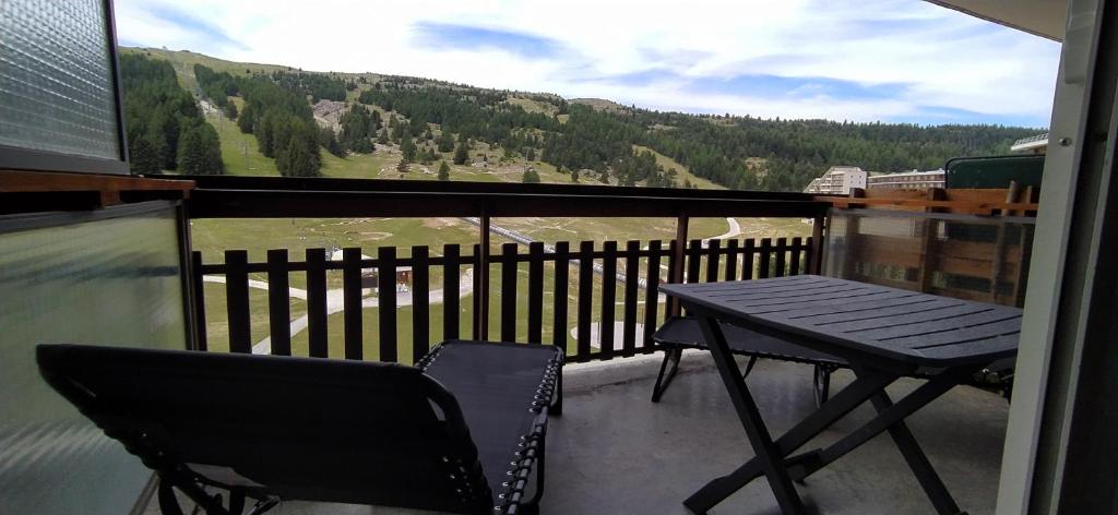 Superdevoluy appart 7eme etage sud Aurouze appartement pied des pistes 11