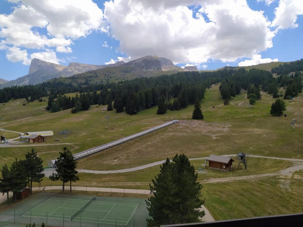 Superdevoluy appart 7eme etage sud Aurouze appartement pied des pistes 13