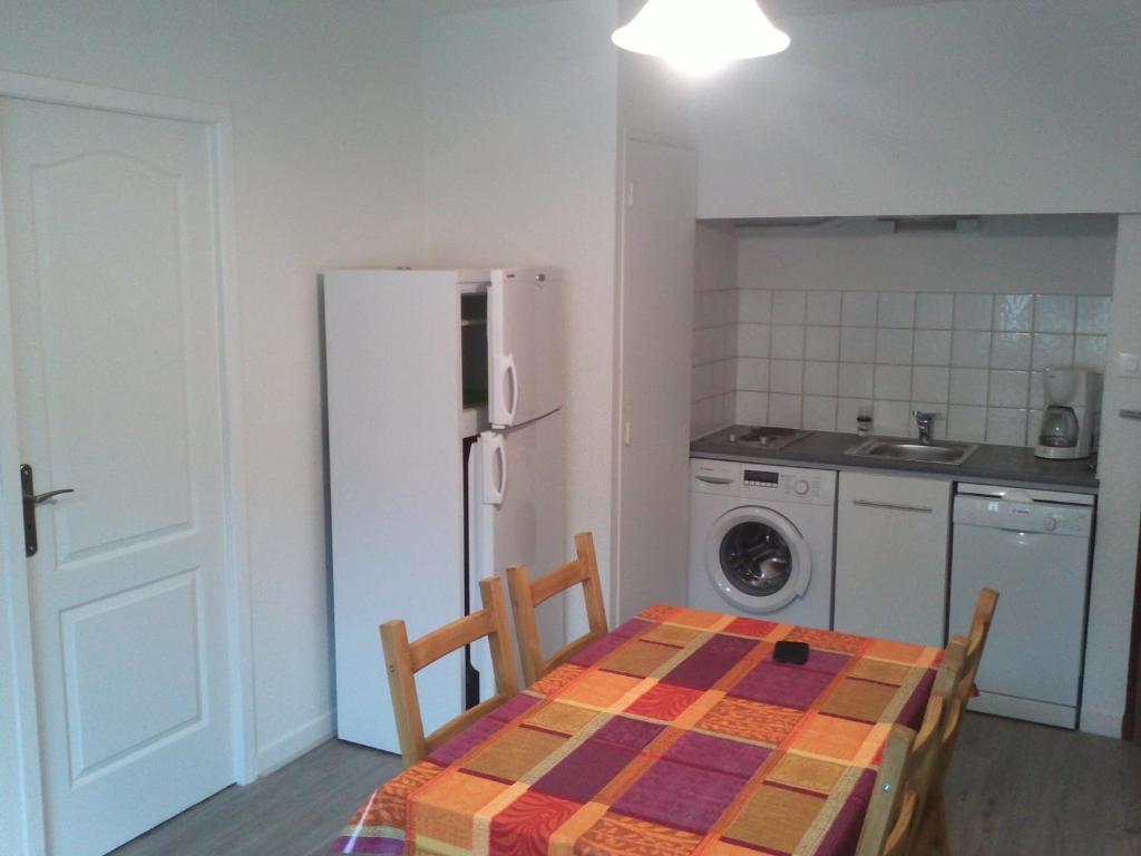 T2 250m du centre ville AX LES THERMES appartement pied des pistes 2