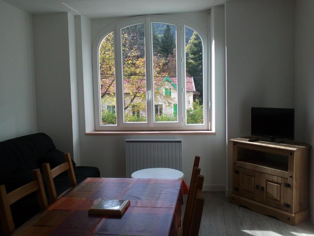 T2 250m du centre ville AX LES THERMES appartement pied des pistes