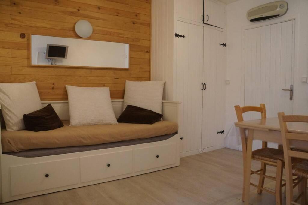 T2 Immeuble Chanteclerc 6 personnes 37m2 PRALOUP 1600 appartement pied des pistes 1