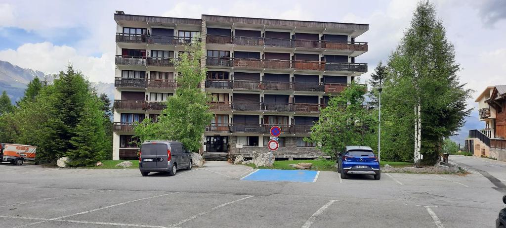 T2 Immeuble Chanteclerc 6 personnes 37m2 PRALOUP 1600 appartement pied des pistes 11