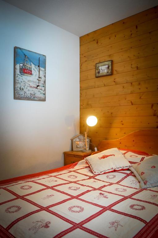 T2 Meuble Tourisme 3 etoiles pied des pistes parking prive avec balcon et superbe vue appartement pied des pistes 19