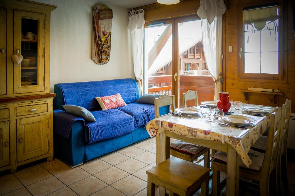 T2 Meuble Tourisme 3 etoiles pied des pistes parking prive avec balcon et superbe vue appartement pied des pistes 3