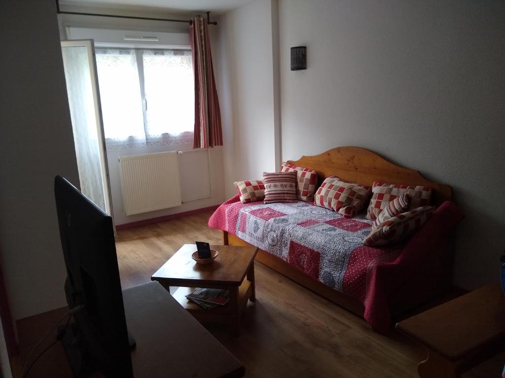T2 RESIDENCE 3 ETOILES Piscine chauffee Sauna Hammam appartement pied des pistes 1