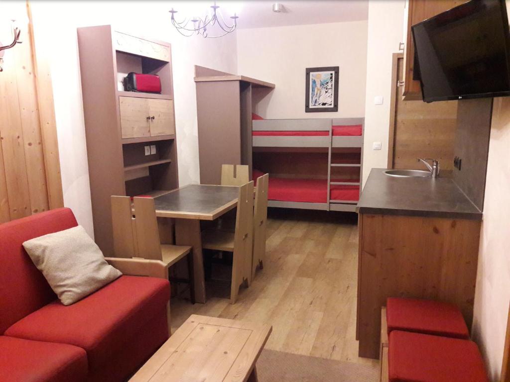 T2 RESIDENCE ANTARES 4 pieds des pistes appartement pied des pistes 4