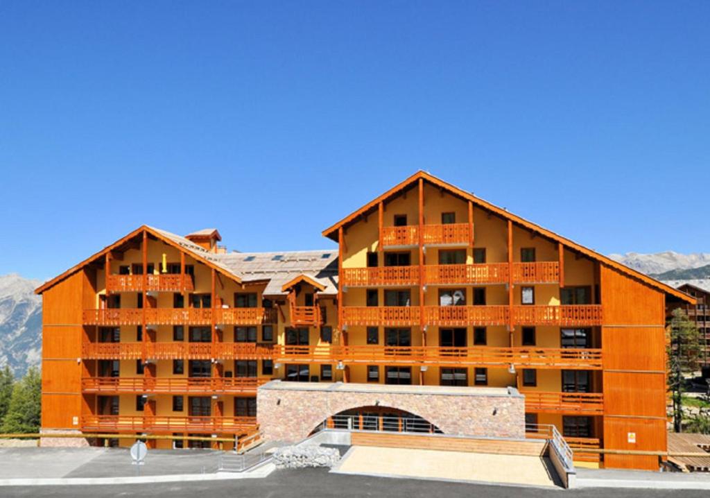 T2 RESIDENCE ANTARES 4 pieds des pistes appartement pied des pistes 5