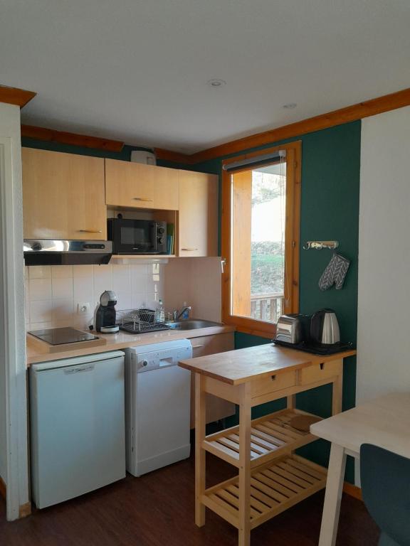 T2 confortable Piscine chauffee Super Besse appartement pied des pistes 3