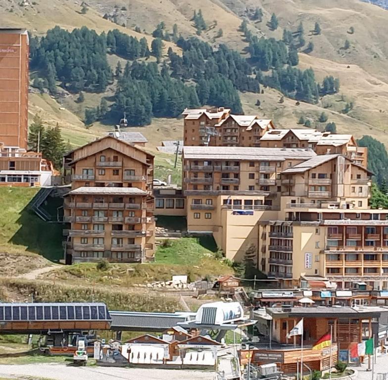 T2 skis aux pieds Les Terrasses de la Bergerie appartement pied des pistes 8