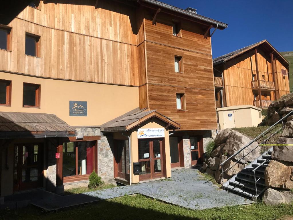 T2 skis aux pieds Les Terrasses de la Bergerie appartement pied des pistes